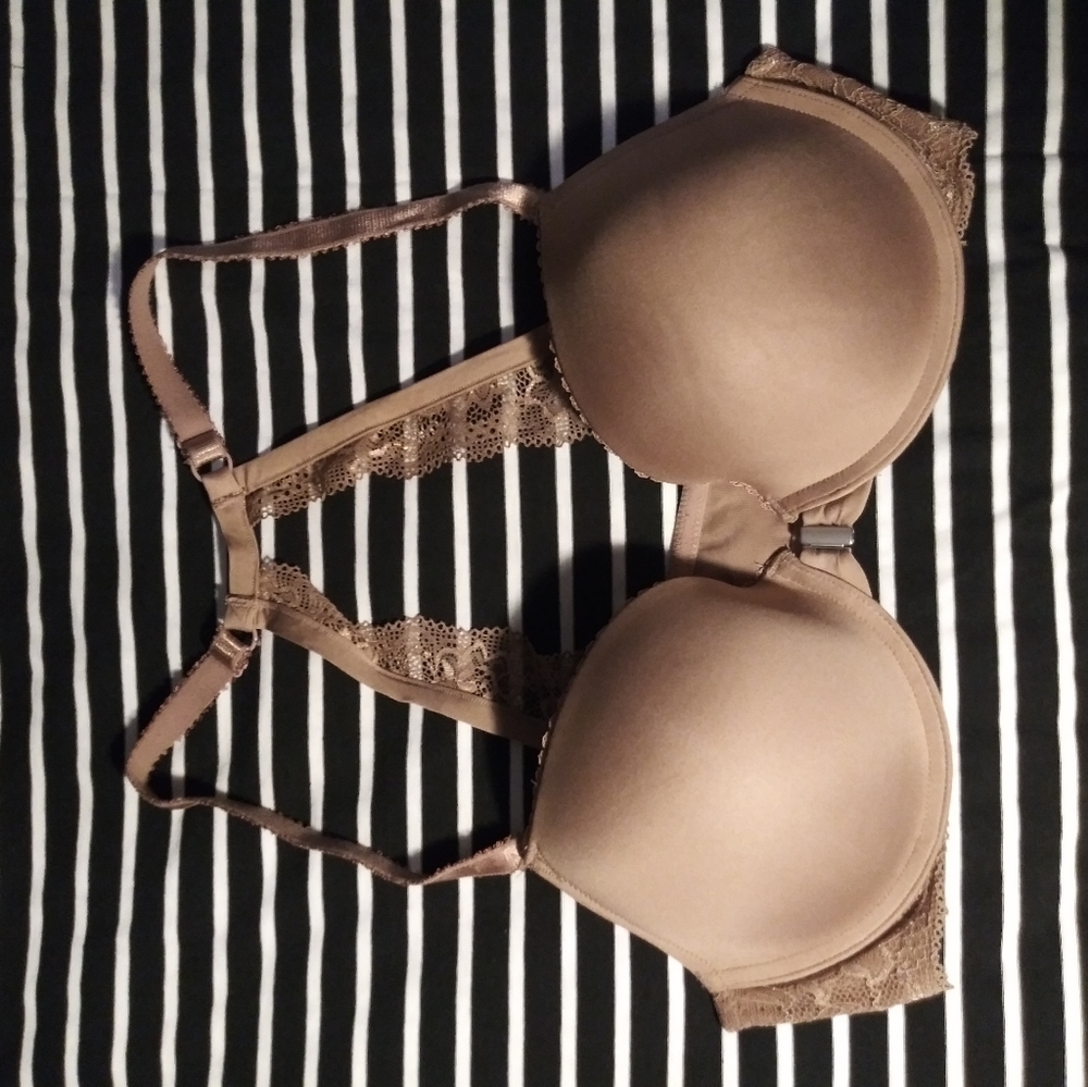 Torrid front closure racer back bra 40B